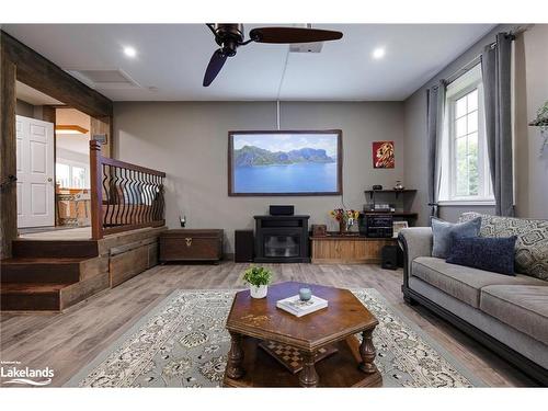 254304 9Th Line, Amaranth, ON - Indoor Photo Showing Living Room