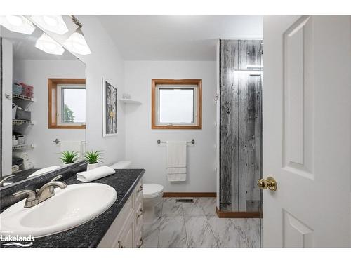 254304 9Th Line, Amaranth, ON - Indoor Photo Showing Bathroom