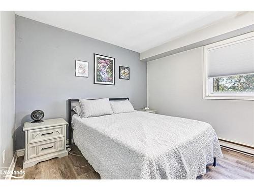 592 Tenth Street, Collingwood, ON - Indoor Photo Showing Bedroom