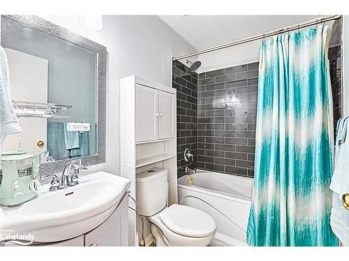 592 Tenth Street, Collingwood, ON - Indoor Photo Showing Bathroom