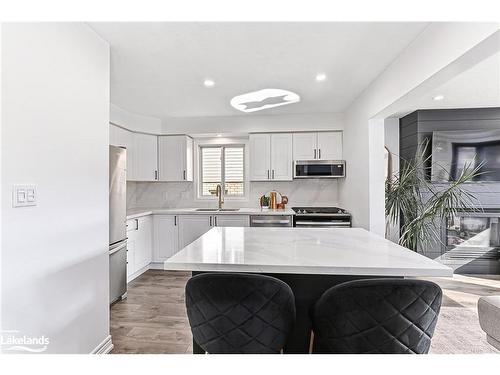 26 Highlands Crescent, Collingwood, ON - Indoor Photo Showing Kitchen