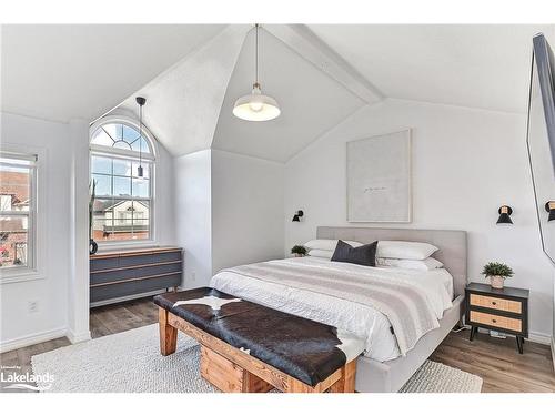 26 Highlands Crescent, Collingwood, ON - Indoor Photo Showing Bedroom