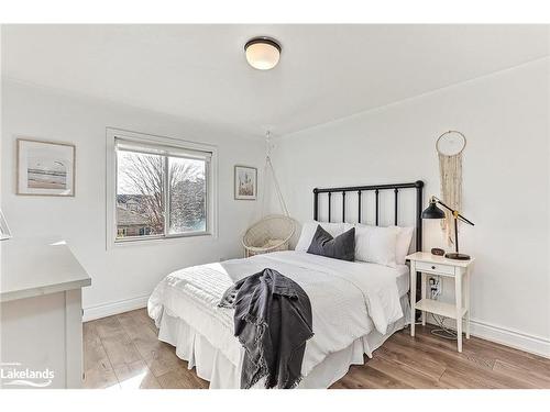 26 Highlands Crescent, Collingwood, ON - Indoor Photo Showing Bedroom