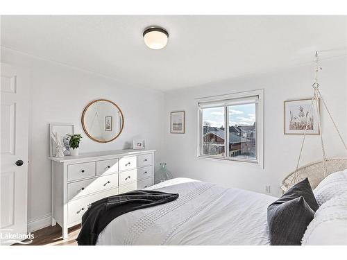 26 Highlands Crescent, Collingwood, ON - Indoor Photo Showing Bedroom