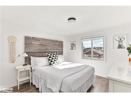 26 Highlands Crescent, Collingwood, ON - Indoor Photo Showing Bedroom