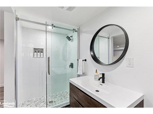 26 Highlands Crescent, Collingwood, ON - Indoor Photo Showing Bathroom