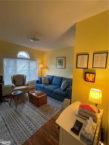 111 Ellen Lane, Collingwood, ON - Indoor Photo Showing Living Room