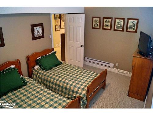 111 Ellen Lane, Collingwood, ON - Indoor Photo Showing Bedroom