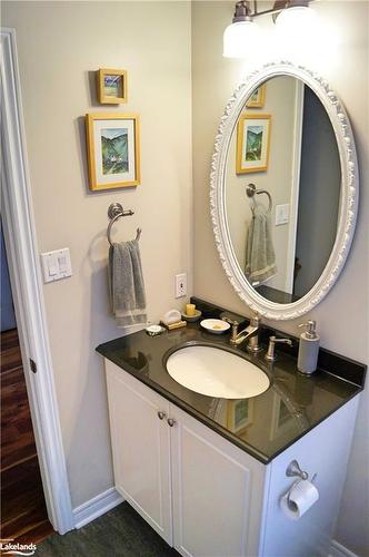 111 Ellen Lane, Collingwood, ON - Indoor Photo Showing Bathroom