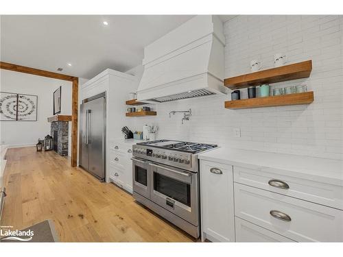 395 Eastdale Drive, Wasaga Beach, ON - Indoor Photo Showing Kitchen