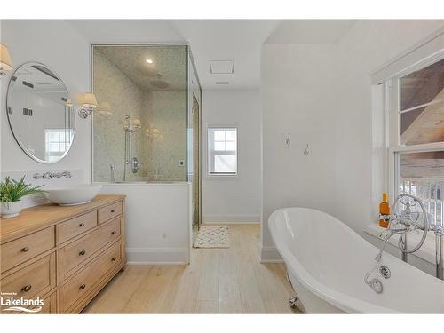 395 Eastdale Drive, Wasaga Beach, ON - Indoor Photo Showing Bathroom