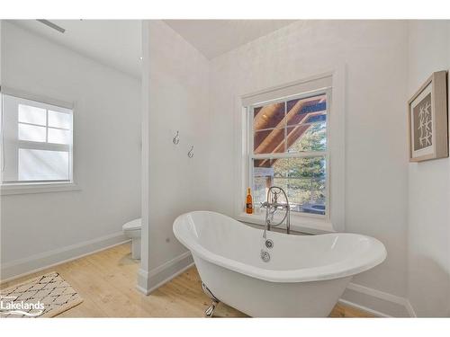 395 Eastdale Drive, Wasaga Beach, ON - Indoor Photo Showing Bathroom