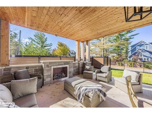 395 Eastdale Drive, Wasaga Beach, ON - Outdoor With Deck Patio Veranda With Exterior