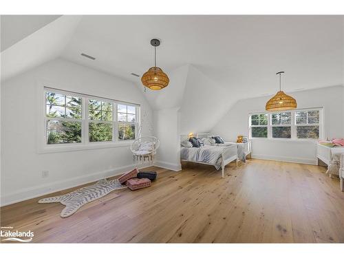 395 Eastdale Drive, Wasaga Beach, ON - Indoor Photo Showing Bedroom