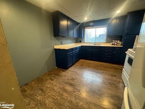 34 Mary Street W, Huntsville, ON - Indoor Photo Showing Kitchen