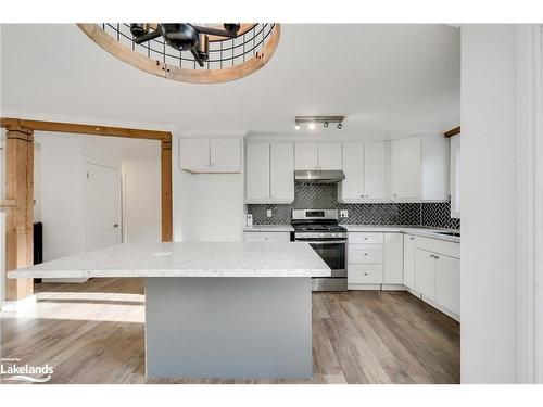 151 Pratt Crescent, Gravenhurst, ON - Indoor Photo Showing Kitchen With Upgraded Kitchen