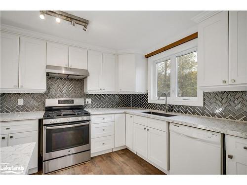 151 Pratt Crescent, Gravenhurst, ON - Indoor Photo Showing Kitchen