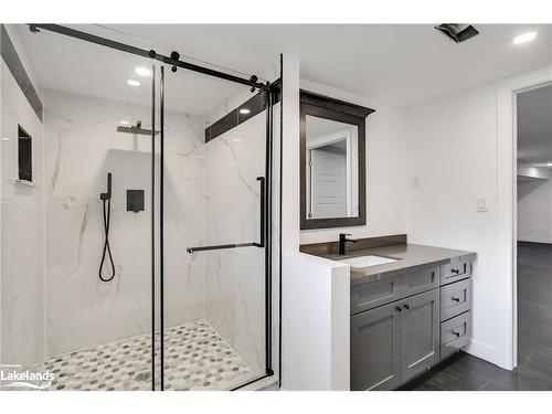 151 Pratt Crescent, Gravenhurst, ON - Indoor Photo Showing Bathroom