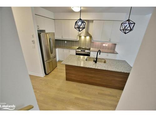 17 Eberhardt Drive, Wasaga Beach, ON - Indoor Photo Showing Kitchen With Stainless Steel Kitchen With Upgraded Kitchen