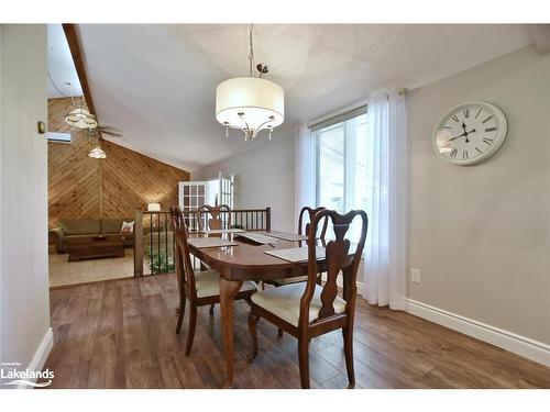 39 Trillium Court, Wasaga Beach, ON - Indoor Photo Showing Dining Room