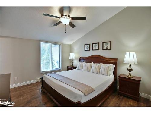 39 Trillium Court, Wasaga Beach, ON - Indoor Photo Showing Bedroom