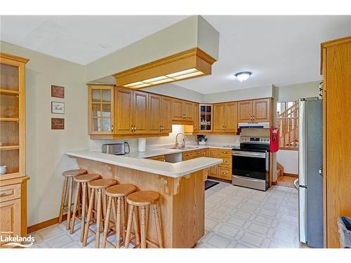 6580 Line 2 North, Midland, ON - Indoor Photo Showing Kitchen