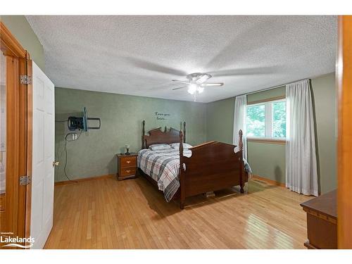 6580 Line 2 North, Midland, ON - Indoor Photo Showing Bedroom