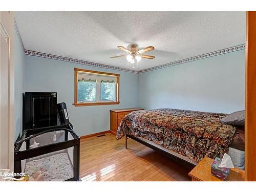 6580 Line 2 North, Midland, ON - Indoor Photo Showing Bedroom