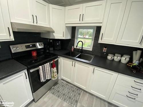 5 Holland Avenue, Byng Inlet, ON - Indoor Photo Showing Kitchen With Double Sink