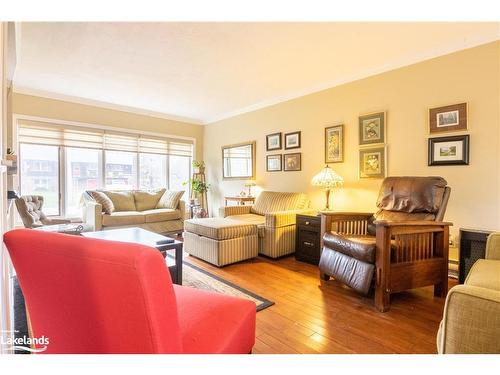 80 Invergordon Avenue, Minden, ON - Indoor Photo Showing Living Room