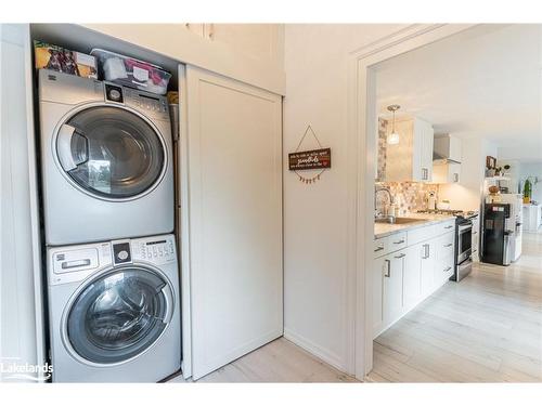 1086 Providence Drive, Algonquin Highlands, ON - Indoor Photo Showing Laundry Room