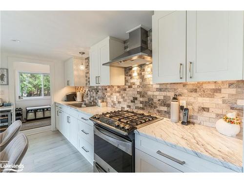 1086 Providence Drive, Algonquin Highlands, ON - Indoor Photo Showing Kitchen With Upgraded Kitchen