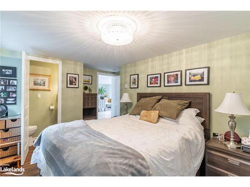 1086 Providence Drive, Algonquin Highlands, ON - Indoor Photo Showing Bedroom