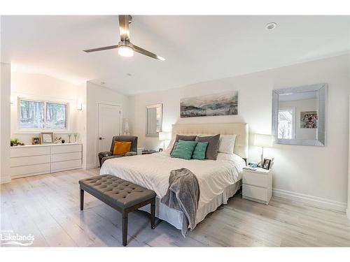 1086 Providence Drive, Algonquin Highlands, ON - Indoor Photo Showing Bedroom