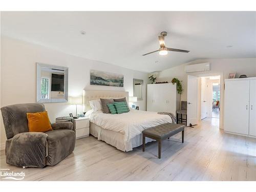 1086 Providence Drive, Algonquin Highlands, ON - Indoor Photo Showing Bedroom