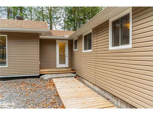 1086 Providence Drive, Algonquin Highlands, ON - Outdoor With Exterior