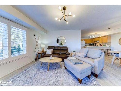 2C-194 River Road E, Wasaga Beach, ON - Indoor Photo Showing Living Room