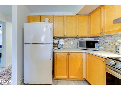 2C-194 River Road E, Wasaga Beach, ON - Indoor Photo Showing Kitchen