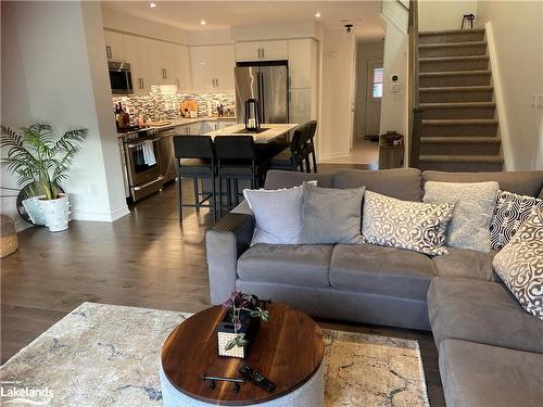 44 Conservation Way, Collingwood, ON - Indoor Photo Showing Living Room