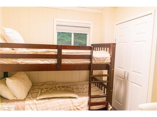 269 Balsam Chutes Road, Huntsville, ON - Indoor Photo Showing Bedroom