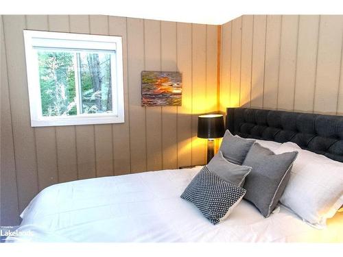 269 Balsam Chutes Road, Huntsville, ON - Indoor Photo Showing Bedroom