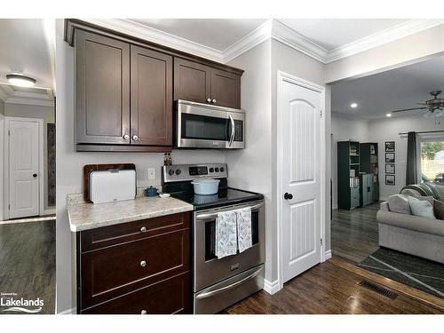 879 15Th Street W, Georgian Bluffs, ON - Indoor Photo Showing Kitchen