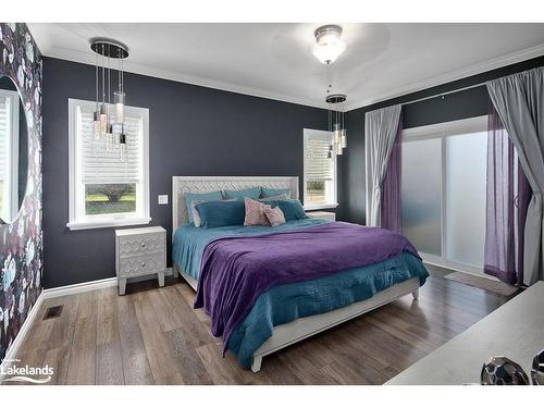 879 15Th Street W, Georgian Bluffs, ON - Indoor Photo Showing Bedroom