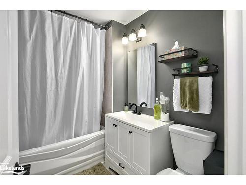 879 15Th Street W, Georgian Bluffs, ON - Indoor Photo Showing Bathroom