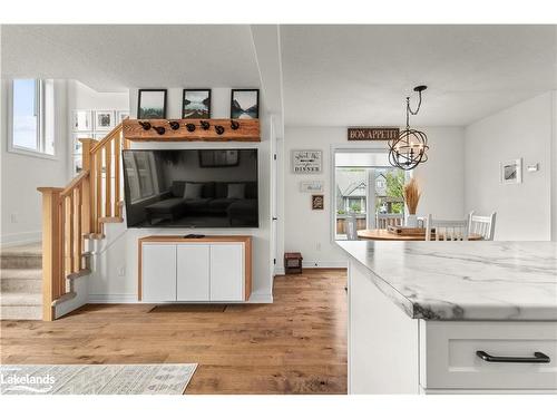 15 Foley Crescent, Collingwood, ON - Indoor Photo Showing Kitchen