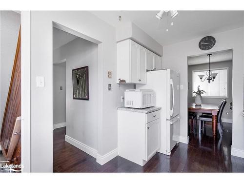 10 Leslie Drive, Collingwood, ON - Indoor Photo Showing Kitchen