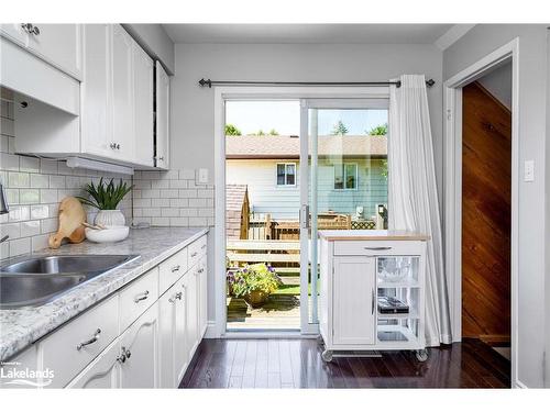 10 Leslie Drive, Collingwood, ON - Indoor Photo Showing Kitchen With Double Sink