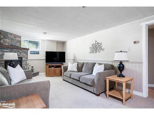 10 Leslie Drive, Collingwood, ON - Indoor Photo Showing Living Room