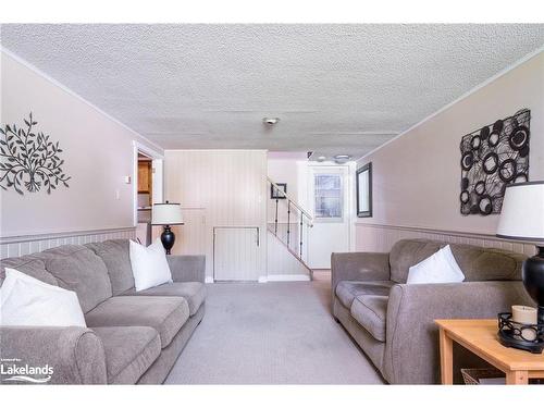 10 Leslie Drive, Collingwood, ON - Indoor Photo Showing Living Room