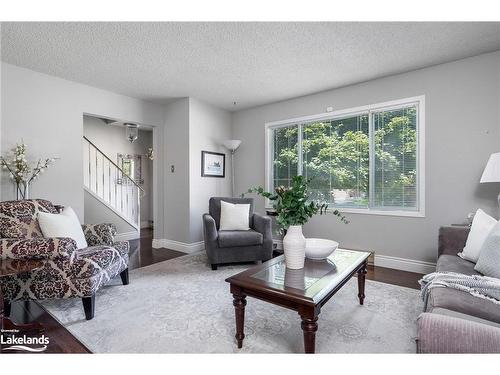 10 Leslie Drive, Collingwood, ON - Indoor Photo Showing Living Room